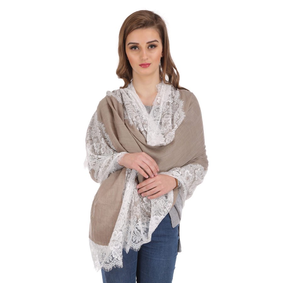 Shawl with french lace